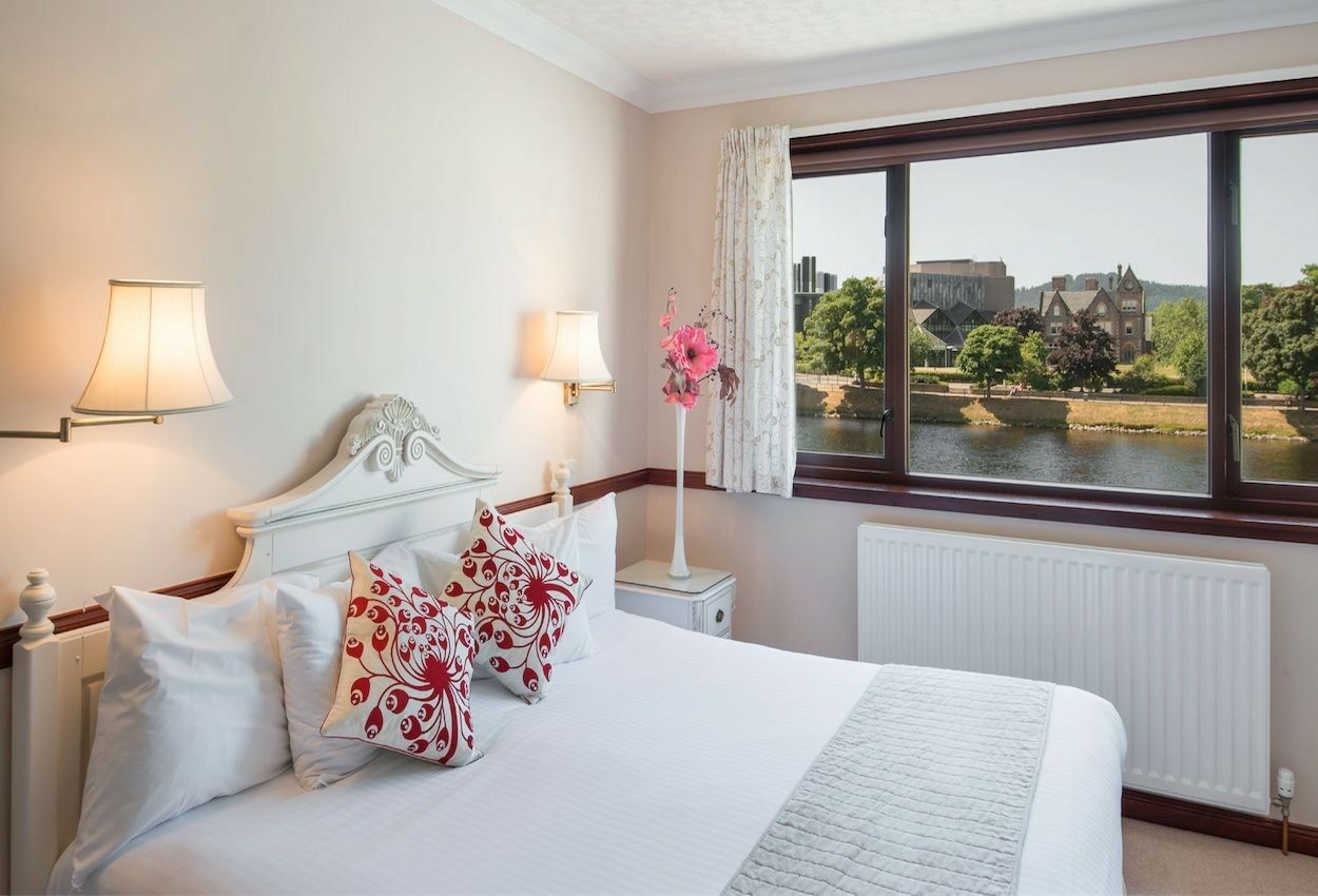 אינברנס The Waterside Hotel מראה חיצוני תמונה